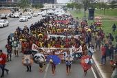 Indgenas de vrias etnias protestam contra o Marco Temporal