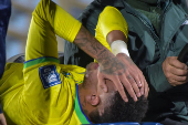 Exame confirma ruptura do ligamento e do menisco de Neymar