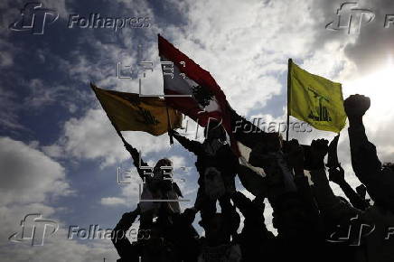 Houthi supporters protest againt the US and Israel in Sana'a