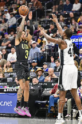 NBA: San Antonio Spurs at Utah Jazz