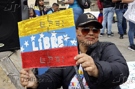 Venezolanos salen a protestar en Bogot para reivindicar el triunfo electoral de Gonzlez