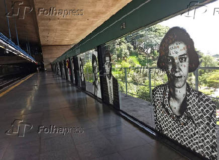 Obras do artista Alex Flemming na estao Sumar, na Linha 2Verde do Metr