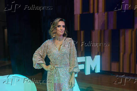 A apresentadora Karyn Bravo 