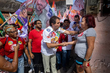 Evandro Leito (PT) em caminhada no bairro do Pici, em Fortaleza