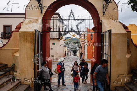 Mexicans living in the U.S. return to Mexico to spend the Christmas holiday with their families