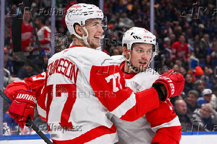 NHL: Detroit Red Wings at New York Islanders