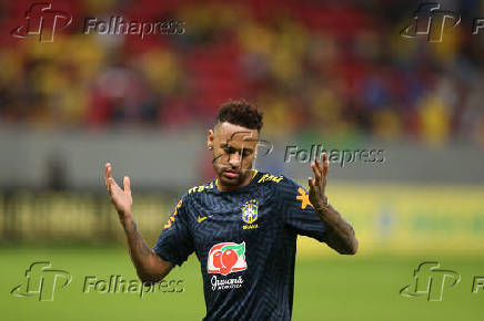 Neymar durante aquecimento