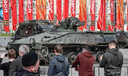 Preparations for the exhibition of foreign captured weapons on Poklonnaya Hill