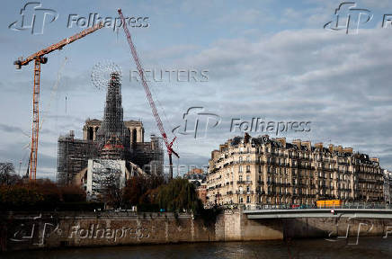 Folhapress - Fotos - Paris' Notre Dame Spire Rises Back From Ashes ...