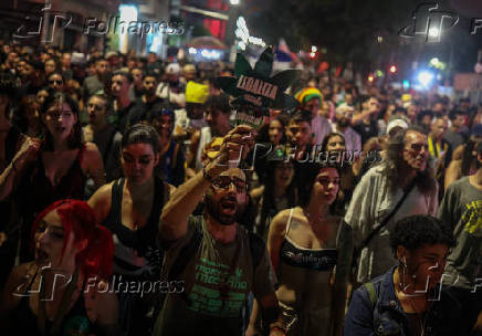 Manifestantes protestam em So Paulo pela descriminalizao da maconha