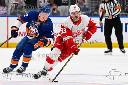 NHL: Detroit Red Wings at New York Islanders