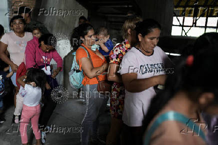 Colombians displaced by clashes between the rebels of the National Liberation Army (ELN) and former FARC dissidents, in Cucuta