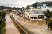 Chuva deixa centro de Franco da Rocha (SP) com muita lama 
