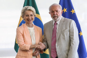 Lula cumprimenta a presidente da Comisso Europeia, Ursula von der Leyen