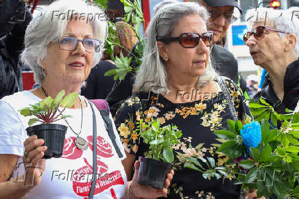 Manifestao contra, o Tnel Sena Madureira, o cortes de rvores e a desapropriao da comunidade Souza Ramos