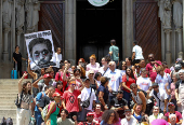 Movimento passe livre fez protesto durante a missa na catedral da S