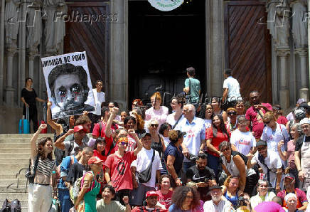 Movimento passe livre fez protesto durante a missa na catedral da S