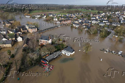 Storm Herminia hits western France