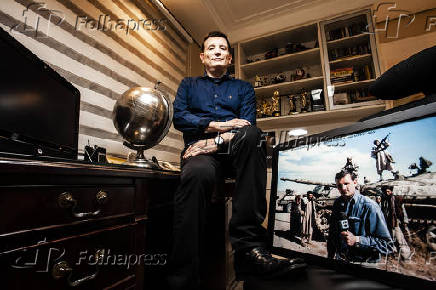 Retrato do jornalista Roberto Cabrini em sua casa em Alphaville