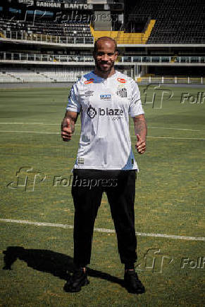 Patrick  apresentado como novo jogador do Santos FC, na Vila Belmiro, em Santos (SP)