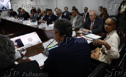 Autoridades fazem reunio sobre as queimadas no Brasil