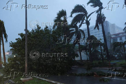 Tropical Storm Helene hits Cancun