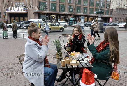 New Year's Eve preparations in Kyiv amid the Russian invasion