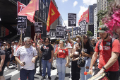 Manifestantes protestam contra a jornada de trabalho 6x1