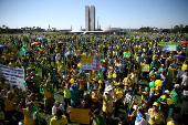 Manifestantes protestam a favor do governo Bolsonaro (DF)