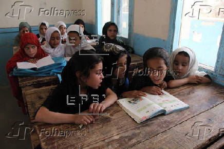 Afghan girls attend primary schools after summary holidays in Kandahar