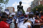 Mulheres negras do Harlem durante evento em apoio a Kamala Harris