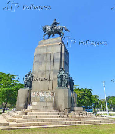 Monumento de Marechal Deodoro da Fonseca na praa Paris