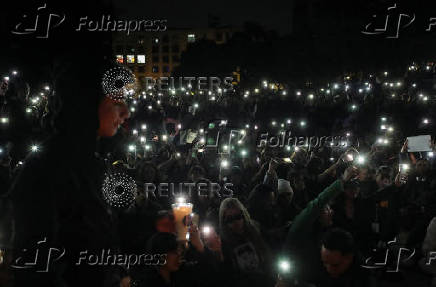 One Direction fans gather to pay tribute to Liam Payne, in Mexico City