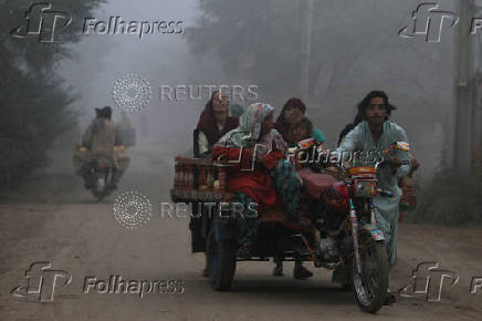 Smoggy morning on the outskirts of Multan