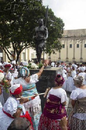 Lavagem da esttua de Zumbi de Palmares