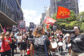 Manifestantes protestam contra a jornada de trabalho 6x1