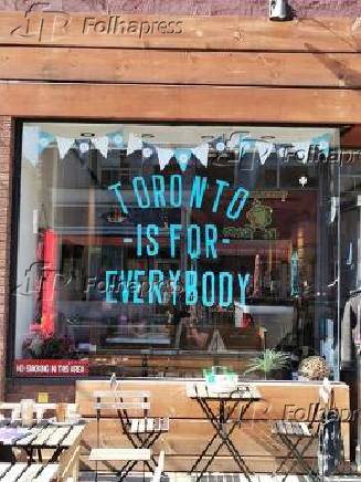 Mensagem em caf do bairro de Kensington Market que diz Toronto  para todos