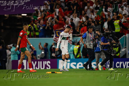 Cristiano Ronaldo deixa o campo aps derrota de Portugal