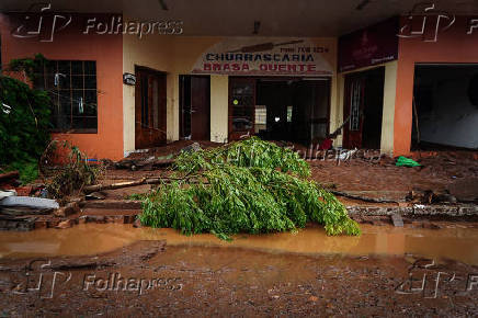 Destruio causada pelas chuvas em Sinimbu (RS)