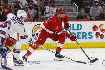 NHL: New York Rangers at Detroit Red Wings