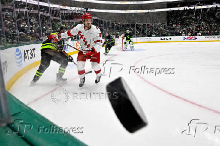 NHL: Carolina Hurricanes at Dallas Stars