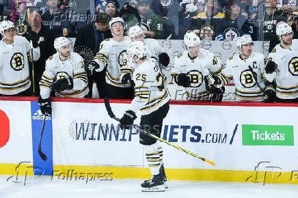 Folhapress - Fotos - NHL: Boston Bruins At Winnipeg Jets