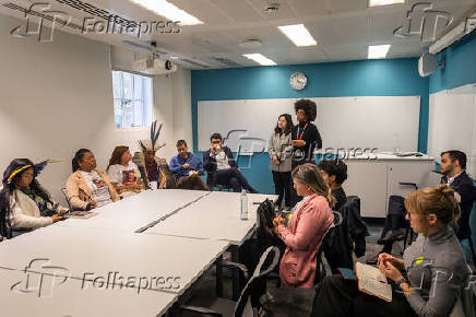 Aula aberta em Londres aos atingidos pela tragdia em Mariana