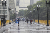 Forte chuva no Viaduto Santa Ifignia em SP