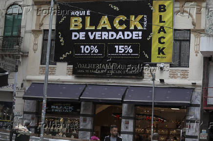 Lojistas preparam as ofertas para a Black Friday