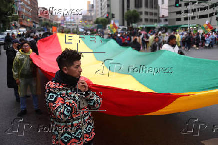 Ciudadanos y comerciantes protestan contra el encarecimiento de los alimentos en Bolivia