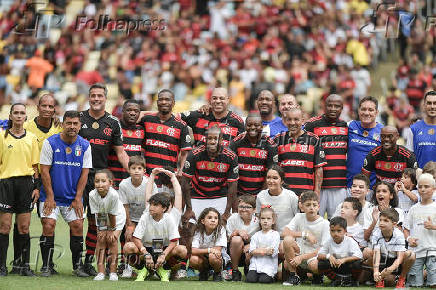 DESPEDIDA DO JOGADOR ADRIANO - ULTIMA BATALHA DO IMPERADOR