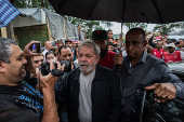 Lula visita ocupao do MTST em So Bernardo do Campo/SP