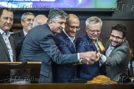  Governador Geraldo Alckmin e os vencedores do leilo, os grupos CCR e Ruasinvest
