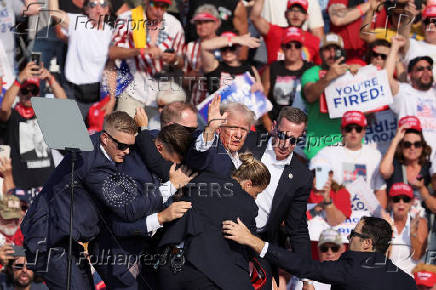 FILE PHOTO: Republican presidential candidate Donald Trump holds a campaign rally in Butler